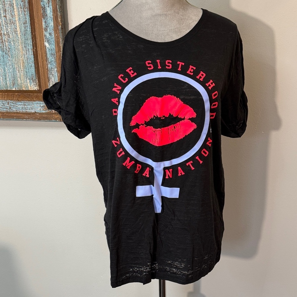 Zumba Fitness Dance sisterhood Black Tee with Pink Lip  Feminine Symbol L